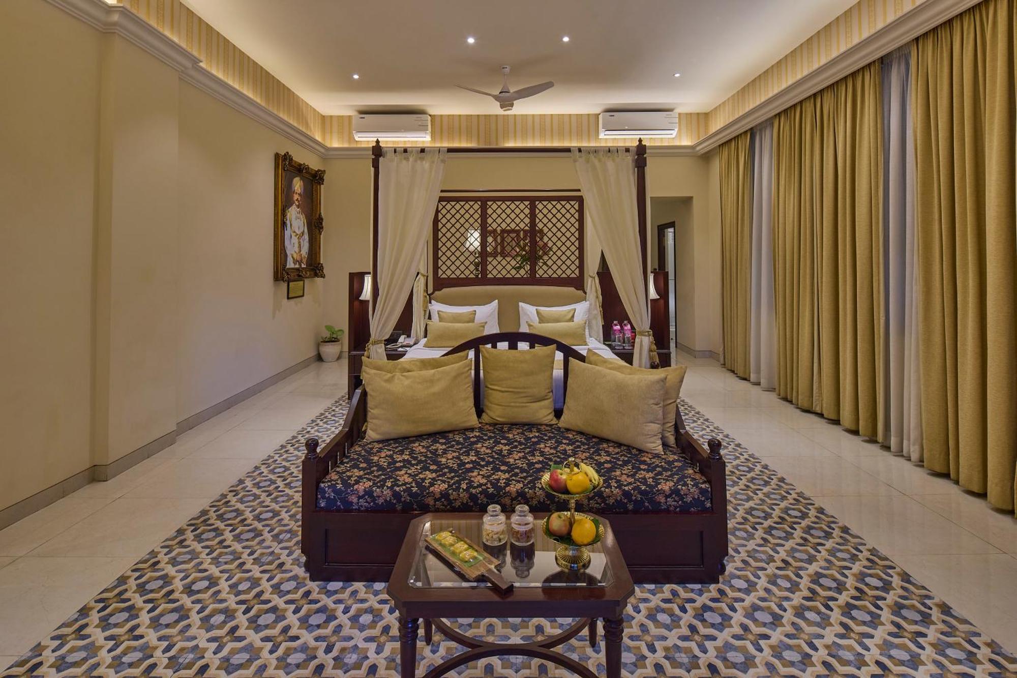 Royal Orchid Metropole Mysore Exterior photo