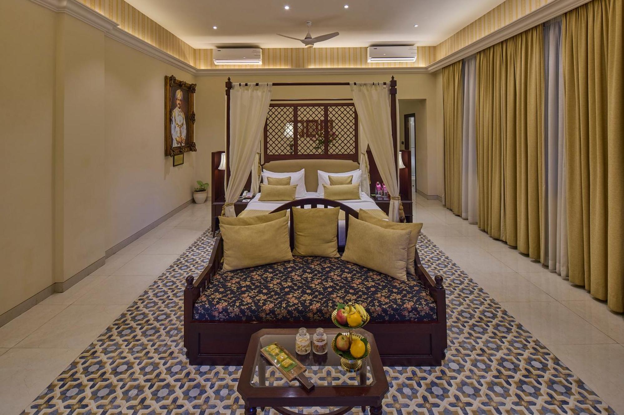 Royal Orchid Metropole Mysore Exterior photo