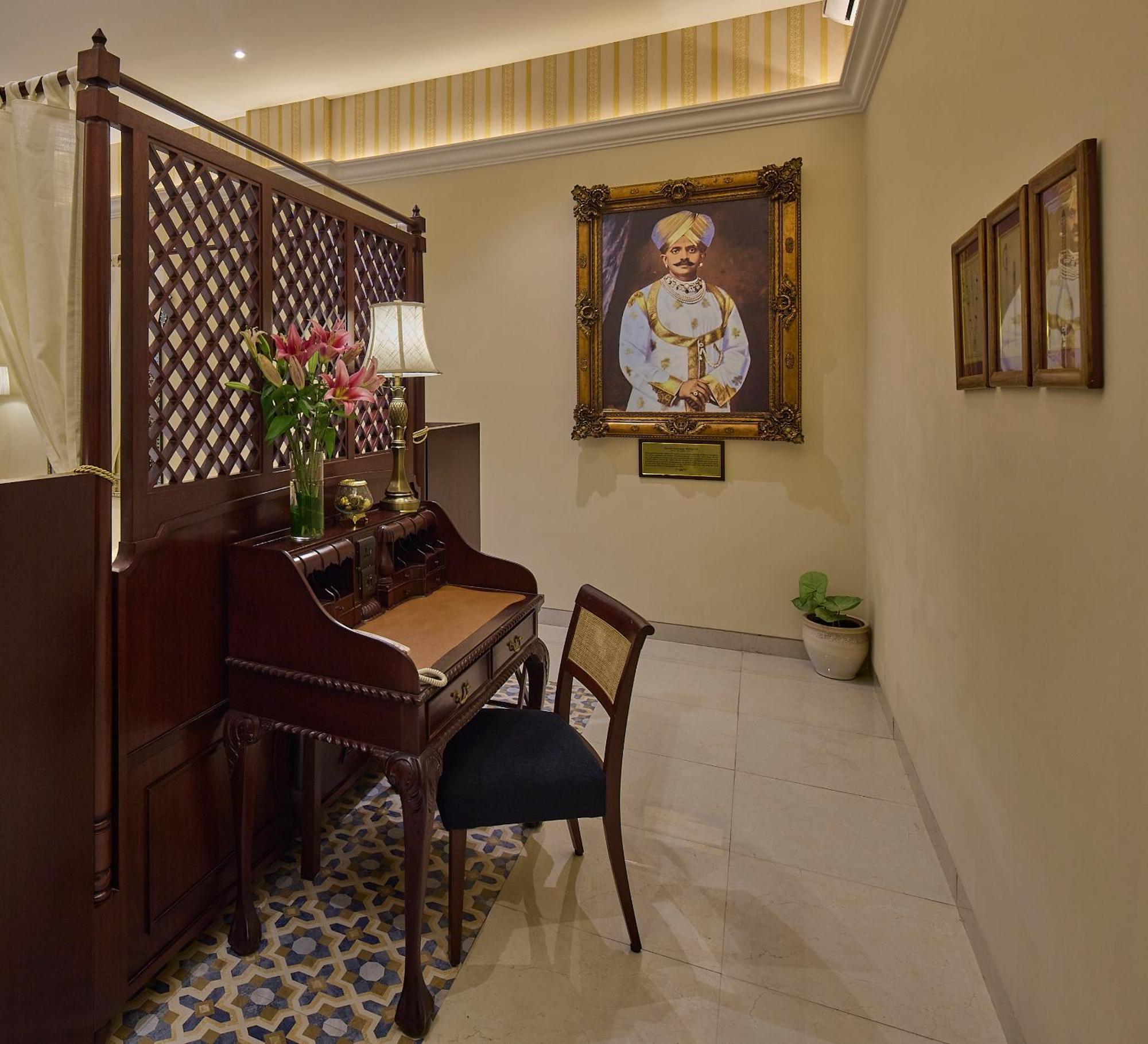Royal Orchid Metropole Mysore Exterior photo